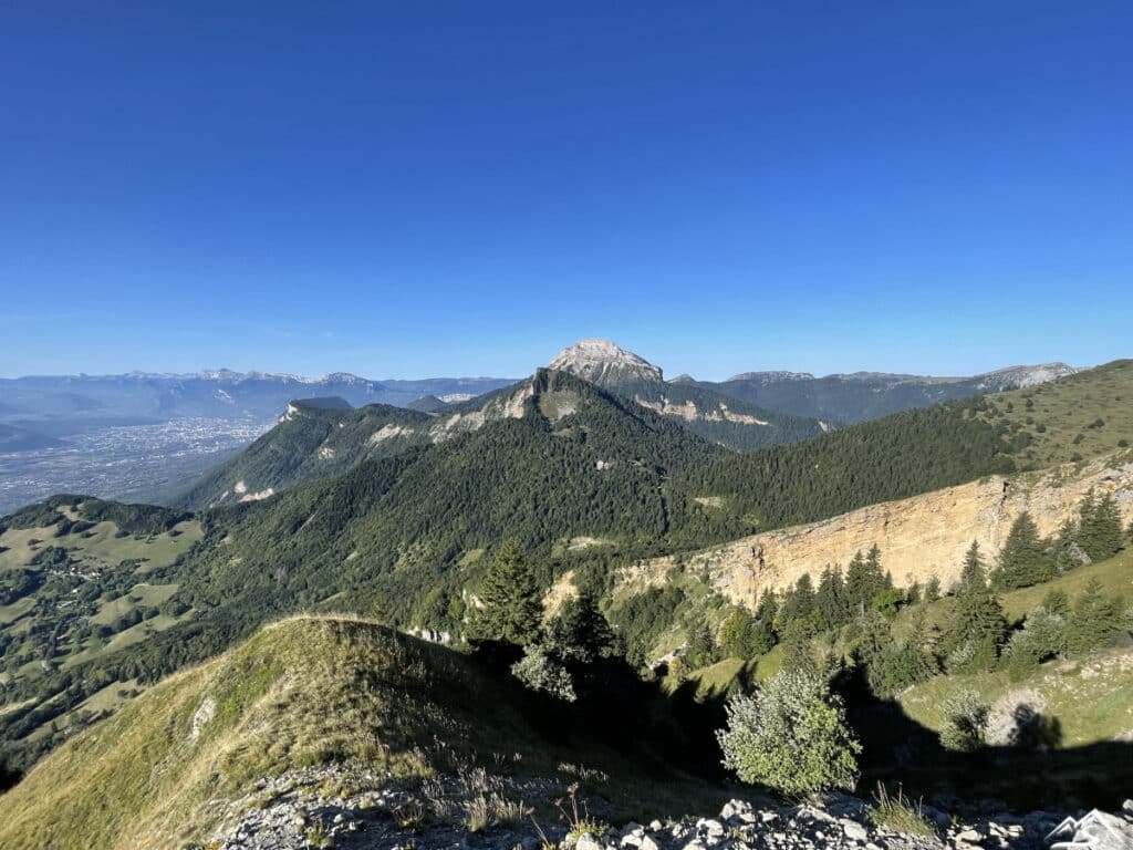 Vue sur coté Chartreuse à la montée de la Dent de Crolles