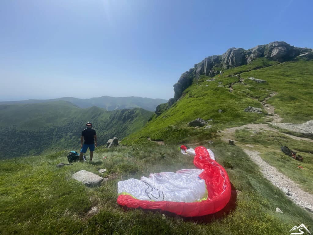 Zone de décollage sous Puy de Peyre Arse
