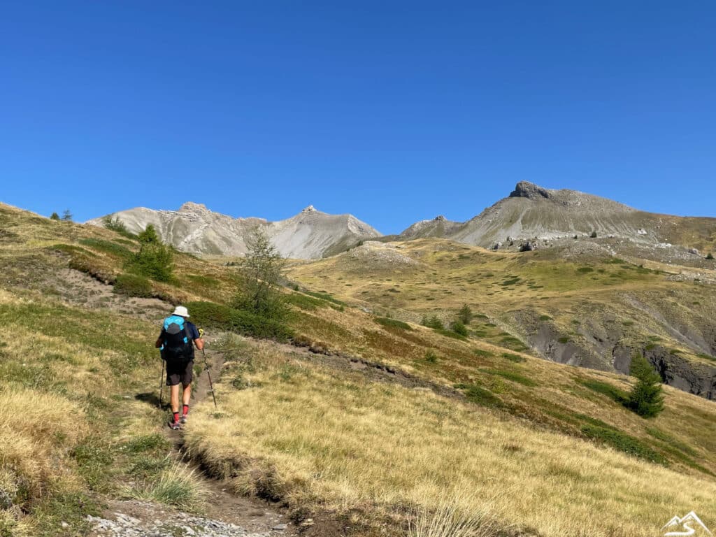 Mika sur le sentier qui mène au Palastre
